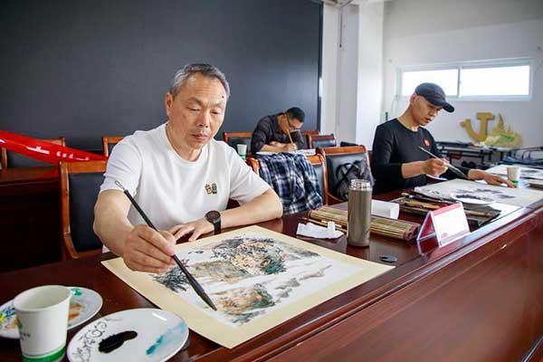文化進(jìn)基層 翰墨潤民心